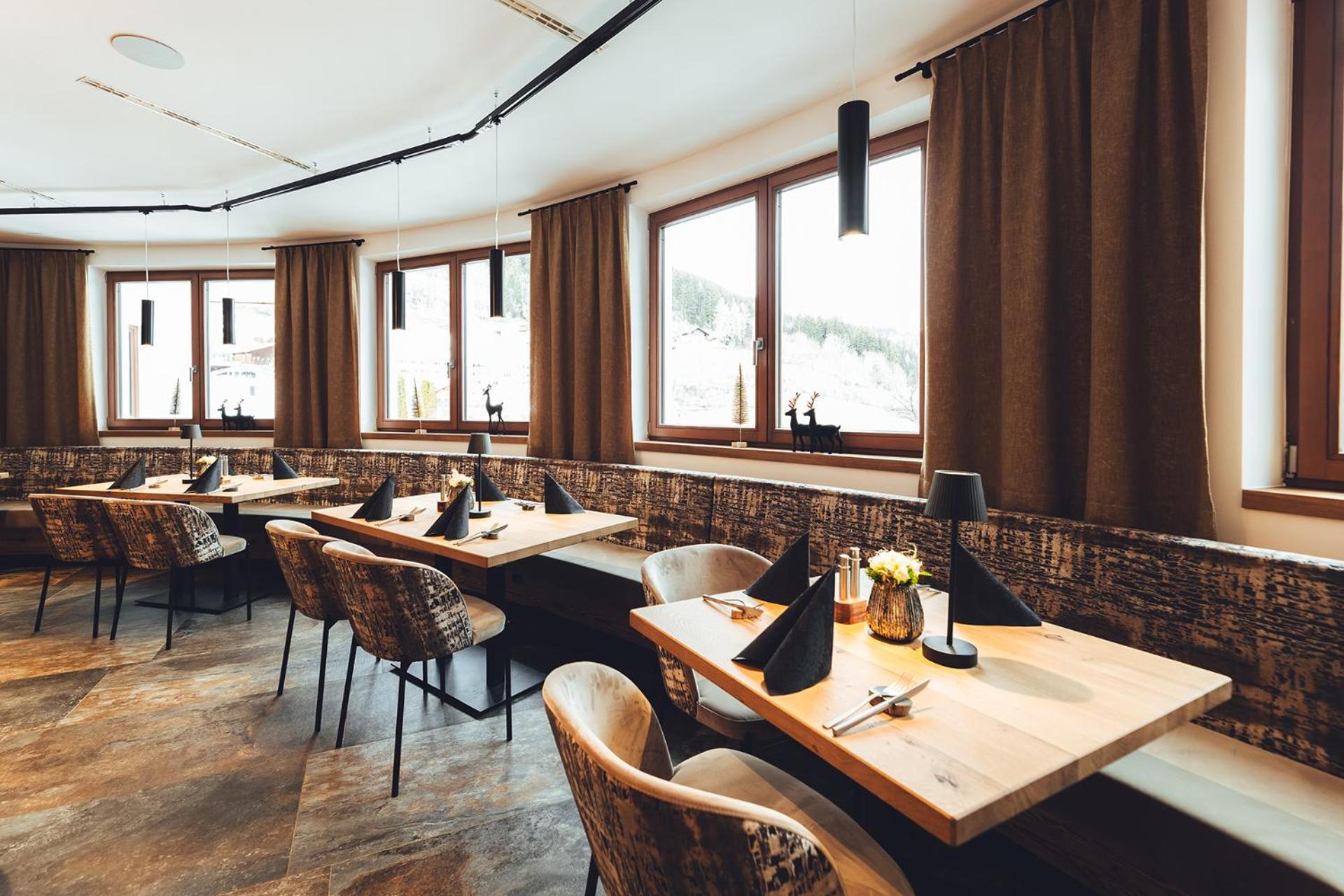 לאדיס Burgstadl Aparthotel & Restaurant מראה חיצוני תמונה